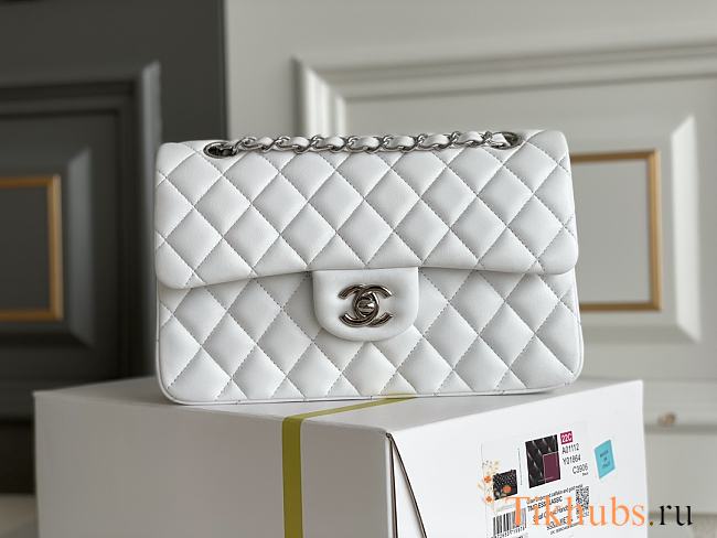 Chanel Flap Bag White Lambskin Silver 23cm - 1