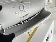 Chanel Flap Bag White Lambskin Gold 23cm - 2