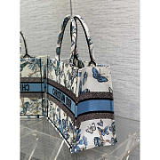 Dior Medium Book Tote White Blue Multicolor Mexico Embroidery 36 x 27.5 x 16.5 cm - 2