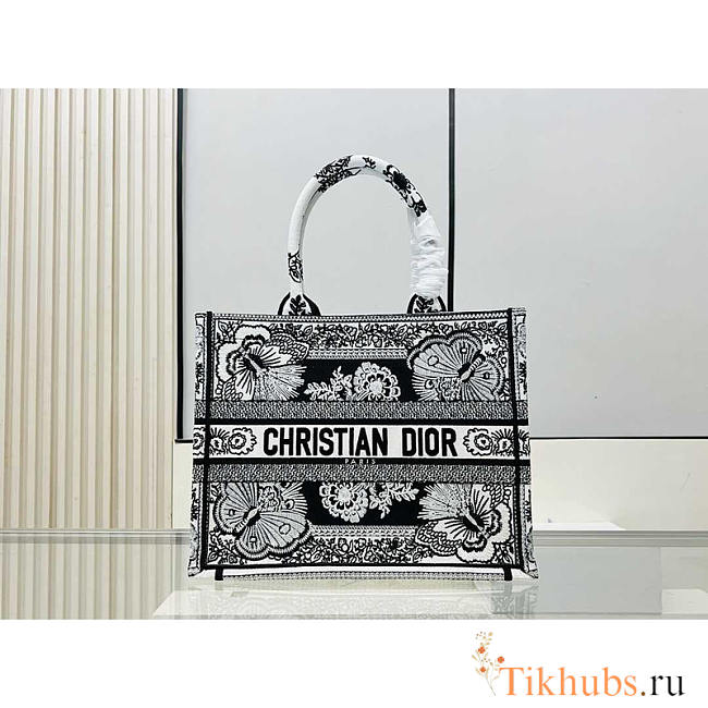 Dior Medium Book Tote Black and White Butterfly 36 x 27.5 x 16.5 cm - 1