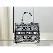 Dior Medium Book Tote Black and White Butterfly 36 x 27.5 x 16.5 cm - 1