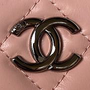 Chanel Vanity Case 23K Pink Lambskin 17x9.5x8cm - 6