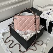 Chanel Vanity Case 23K Pink Lambskin 17x9.5x8cm - 5