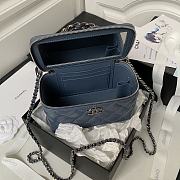 Chanel Vanity Case 23K Blue Lambskin 17x9.5x8cm - 6