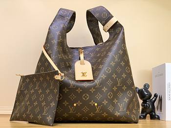 Louis Vuitton LV Atlantis GM Monogram 34 x 34 x 13.5 cm