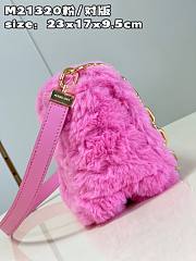 Louis Vuitton LV Twist MM Pink Gold 23 x 17 x 9.5 cm - 6
