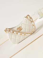 Chanel 23K Hobo Bag Lambskin Gold Metal White 23.5x13.5x5.3cm - 1