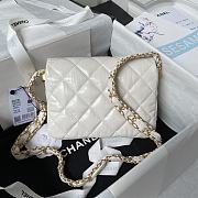 Chanel 23k Flap Bag White Gold 13.5x20.5x5cm - 3