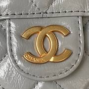 Chanel Small Hobo Grey Bag 17x19x6cm - 2