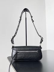 Balenciaga Le Cagole XS Sling Bag in black 22.8x12.9x4cm - 5