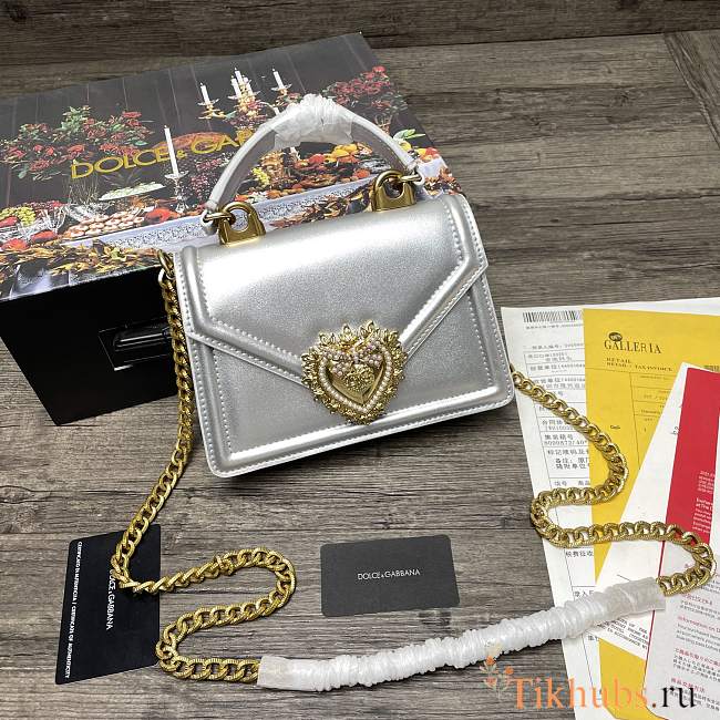 Dolce Gabbana DG Small Smooth Devotion Bag Silver 19 x 13 x 4.5 cm - 1