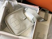 Hermes Evelyne Medium White 29cm - 3