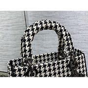 Dior Medium Lady D-Lite Bag Embroidery White And Black 24cm - 6