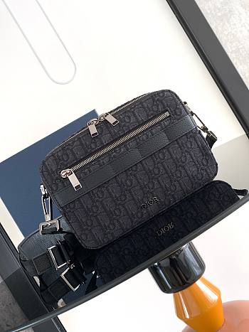 Dior Safari Messenger Bag Black 22 x 15 x 6 Cm