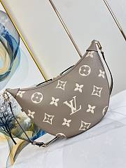 Louis Vuitton LV Loop Bag Hobo Gray Cream 38 x 26 x 10 cm - 3