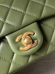 Chanel Flap Bag Green Lambskin Bell 13x20x7cm - 2