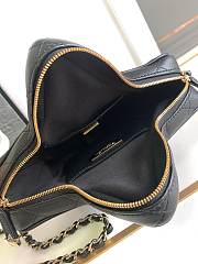 Chanel Star Handbag Lambskin Gold Black 22.5 × 22.5 × 6 cm - 2