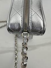 Chanel Star Handbag Metallic Lambskin Silver 22.5 × 22.5 × 6 cm - 2