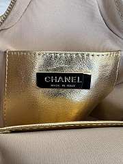 Chanel Star Handbag Metallic Lambskin Gold 22.5 × 22.5 × 6 cm - 6