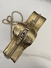 Chanel Star Handbag Metallic Lambskin Gold 22.5 × 22.5 × 6 cm - 4