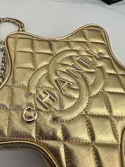 Chanel Star Handbag Metallic Lambskin Gold 22.5 × 22.5 × 6 cm - 2