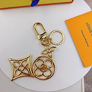 Louis Vuitton LV Twiggy Chain Keyring And Bag Charm - 1