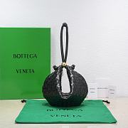 Bottega Veneta Medium Turn Pouch Black 40x24x1cm - 1