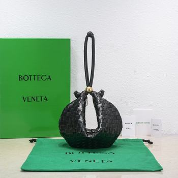 Bottega Veneta Medium Turn Pouch Black 40x24x1cm