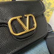 Valentino Garavani Alltime Grainy Calfskin Shoulder Bag Black 23.5 x 18 x 8 cm - 4