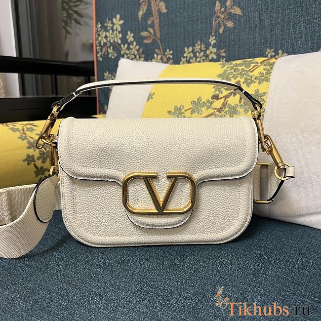 Valentino Garavani Alltime Grainy Calfskin Shoulder Bag White 23.5 x 18 x 8 cm - 1