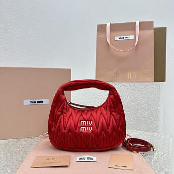 Miu Miu Wander Matelassé Zipped Shoulder Bag Red 20x6x17cm