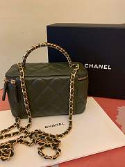 Chanel Vanity Case With Top Handle Green Gold 17x8x9cm - 5