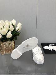 Chanel Mocasines White Loafers  - 3