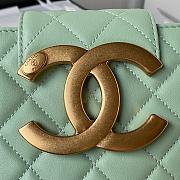 Chanel Handbag Green Lambskin Gold 20x17.5x5cm - 5