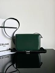 Celine Triomphe Bag In Shiny Calfskin Green 22x16.5x7cm - 2