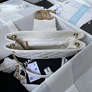 Chanel Handbag Lambskin Gold White 26.5x16.5x5cm - 4