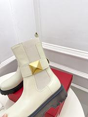 Valentino Garavani White One Stud Beatle Leather Boots - 2