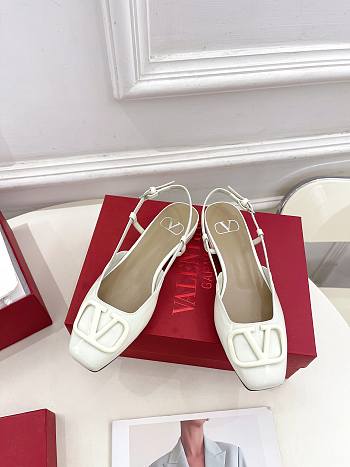 Valentino Garavani Roman Stud White Flat