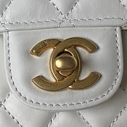 Chanel Flap Bag White Gold Hardware 19x14x6cm - 5