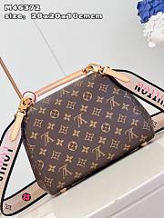 Louis Vuitton LV Cluny BB Monogram Beige Strap 28 x 20 x 10 cm - 2