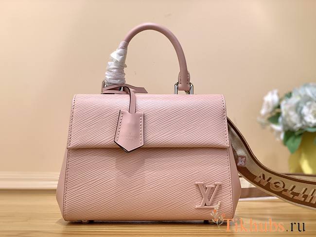 Louis Vuitton LV Cluny BB Pink 28x20x10cm - 1