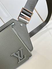 Louis Vuitton LV Takeoff Sling Khaki Green 30 x 16 x 3 cm - 4