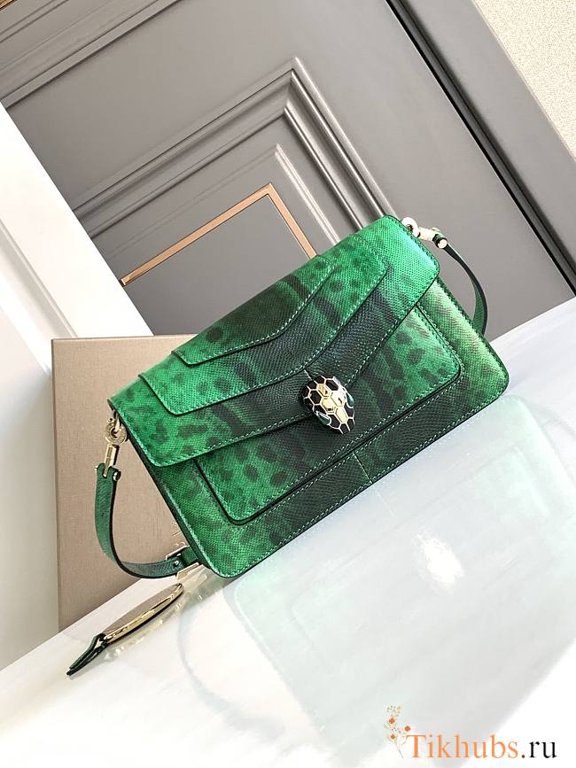 BVLGARI Serpenti Forever Snakeskin Shoulder Bag Green 22x15x4.5cm - 1