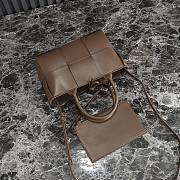 Bottega Veneta Mini Arco Brown Tote Bag 25x16x8cm - 3