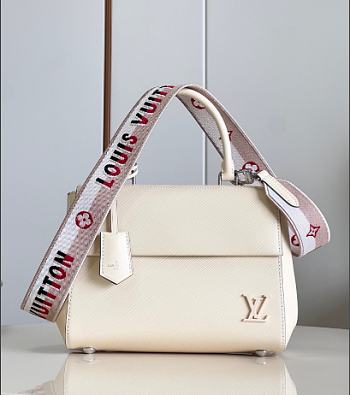 Louis Vuitton LV Epi White Bag BB 28 x 20 x 10 cm