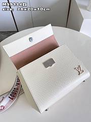 Louis Vuitton LV Epi White Bag BB 28 x 20 x 10 cm - 5