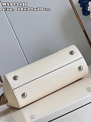 Louis Vuitton LV Epi White Bag BB 28 x 20 x 10 cm - 3