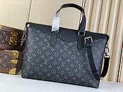 Louis Vuitton LV Briefcase Explorer Monogram 39 x 28 x 11 cm - 1