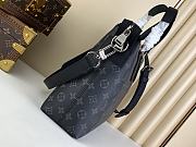 Louis Vuitton LV Briefcase Explorer Monogram 39 x 28 x 11 cm - 3