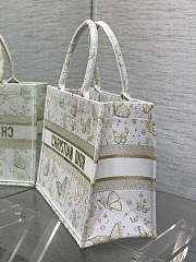 Dior Medium Book Tote Gold Tone and White Butterfly 36 x 27.5 x 16.5 cm - 6